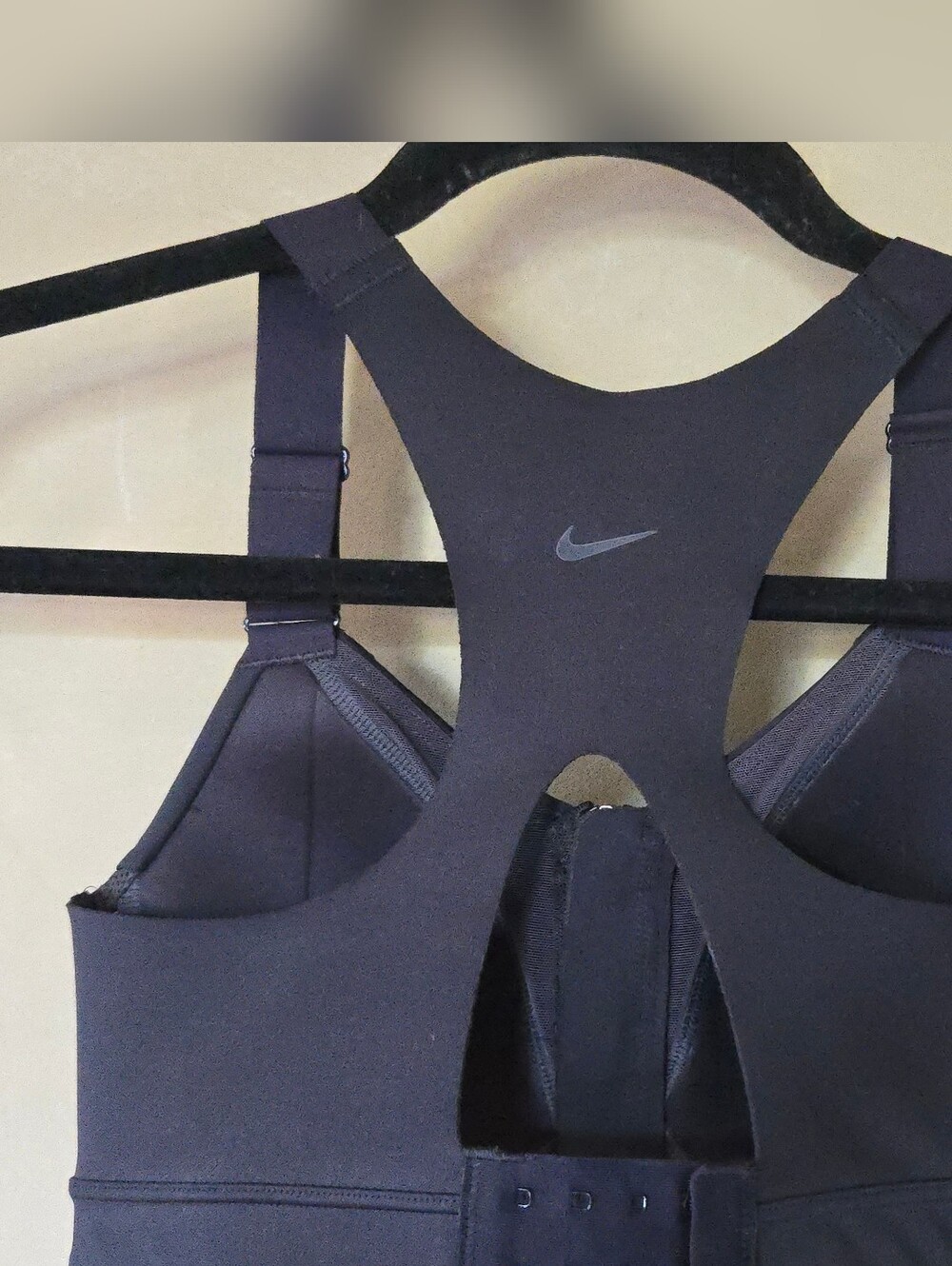 Nike | Women's 'Alpha Dri-Fit' Sports Bra (Black), Size XS - Picture 5 of 7